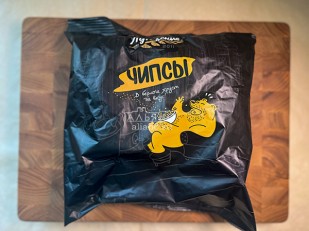 Ведро Ржаные гренки со вкусом свежего томата: Багет пшеничный карамелизированый лук