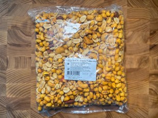 СНАПСЫ гренки бекон: Ореховая смесь ж/с с кукурузой со вкусом 