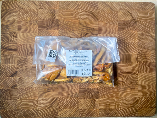 Сыр 150 гр ГОРНЫЙ СЫРОВАР (Ассорти копчёный с укропом и чесноком) в Краснодаре