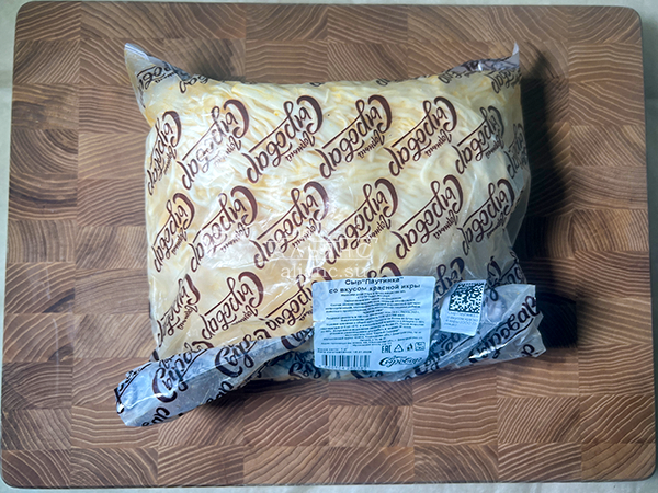 Сыр 1 кг ГОРНЫЙ СЫРОВАР (Паутинка со вкусом красной икры) в Краснодаре