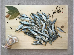 Арахис со вкусом аджики: Тюлька вяленая