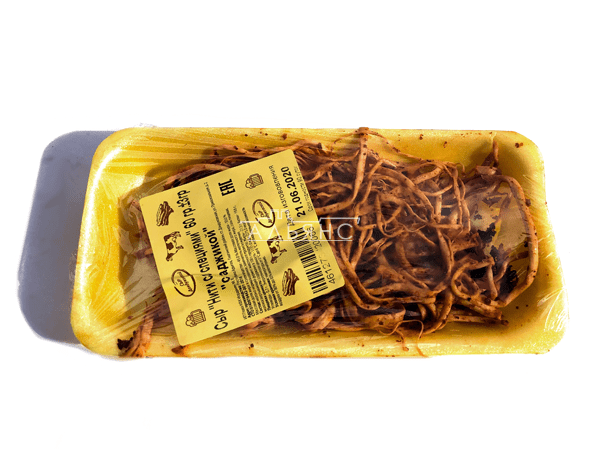 Сыр чечил некопченый "с аджикой" в лотке в Краснодаре